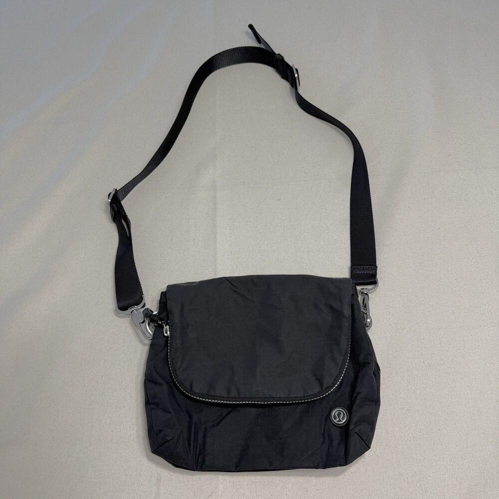 Lululemon Party Om "Go Your Om Way" Crossbody Black Nylon Messenger Bag Purse